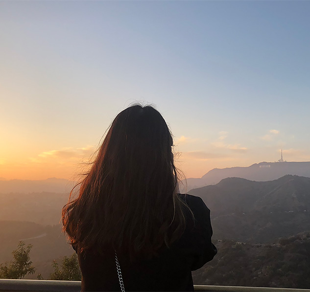 自分の後ろ姿の写真